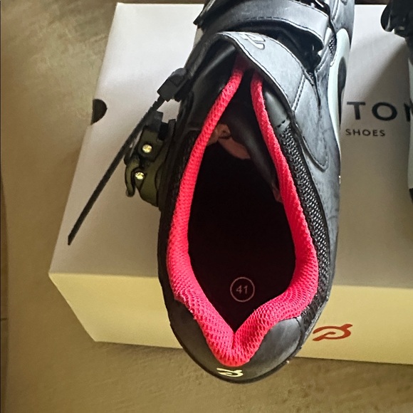 Peloton biking shoes brand new with box - Picture 4 of 5